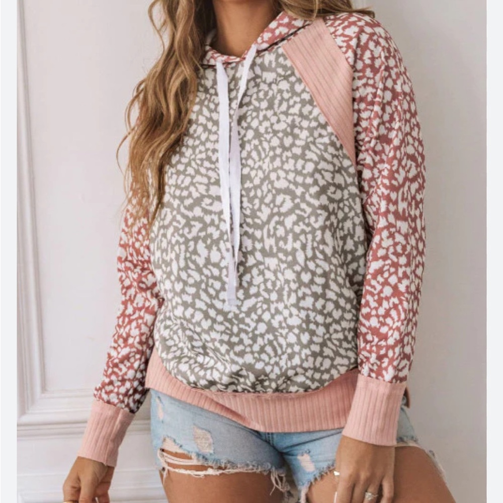 50%off w❤️ BLUE CHIC BOUTIQUE animal print leopard Women's Pink Gray Hoodie 120